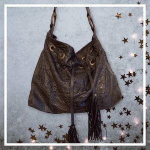 Chi | Black Ostrich Shoulder Purse